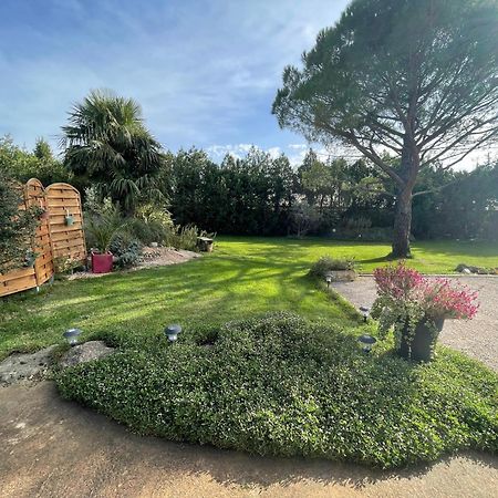 Bed and Breakfast Mas De La Butte Blanche Orgon Exterior foto