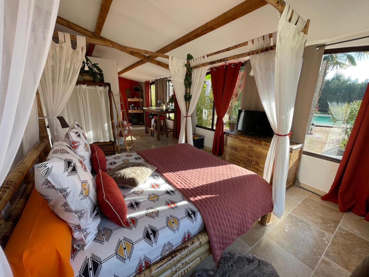 Bed and Breakfast Mas De La Butte Blanche Orgon Exterior foto