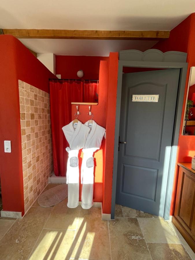 Bed and Breakfast Mas De La Butte Blanche Orgon Exterior foto