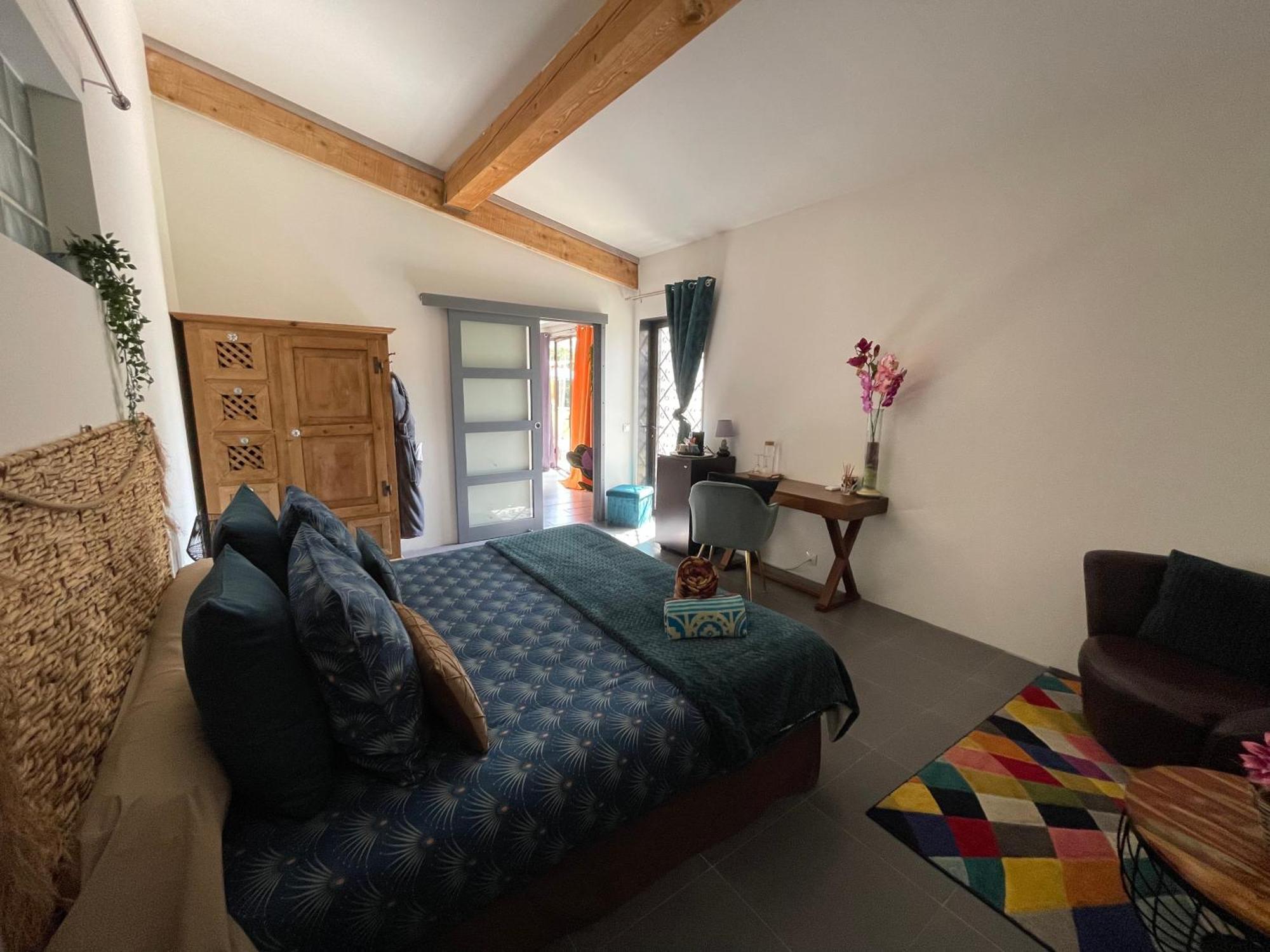 Bed and Breakfast Mas De La Butte Blanche Orgon Exterior foto